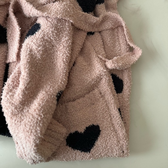 SKIMS Pink Heart Pattern Plush Robe - Picture 3 of 3